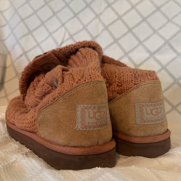 Button up knit uggs - Picture 4 of 7